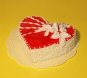 Kūkas un tortes – vienas no poplulārākajām dāvanām Mīlestības svētkos
