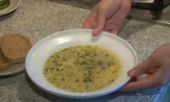 VIDEO RECEPTE: Sēņu – siera krēmzupa