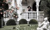 Eva Longoria: “Bīstamā mājsaimniece” pasaku dārzā